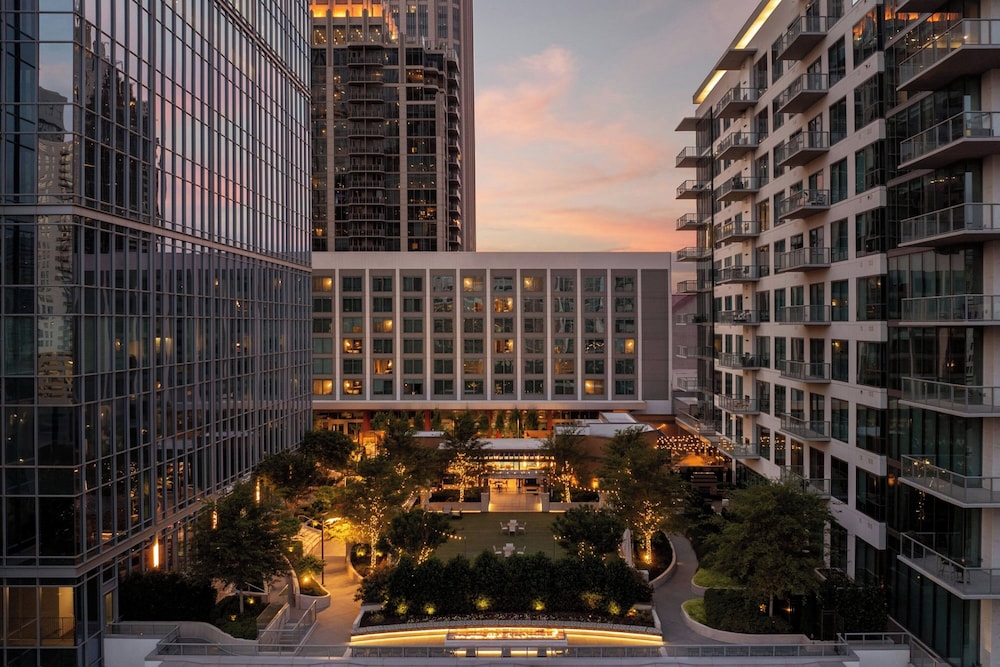 Epicurean Atlanta Autograph Collection - photo 113