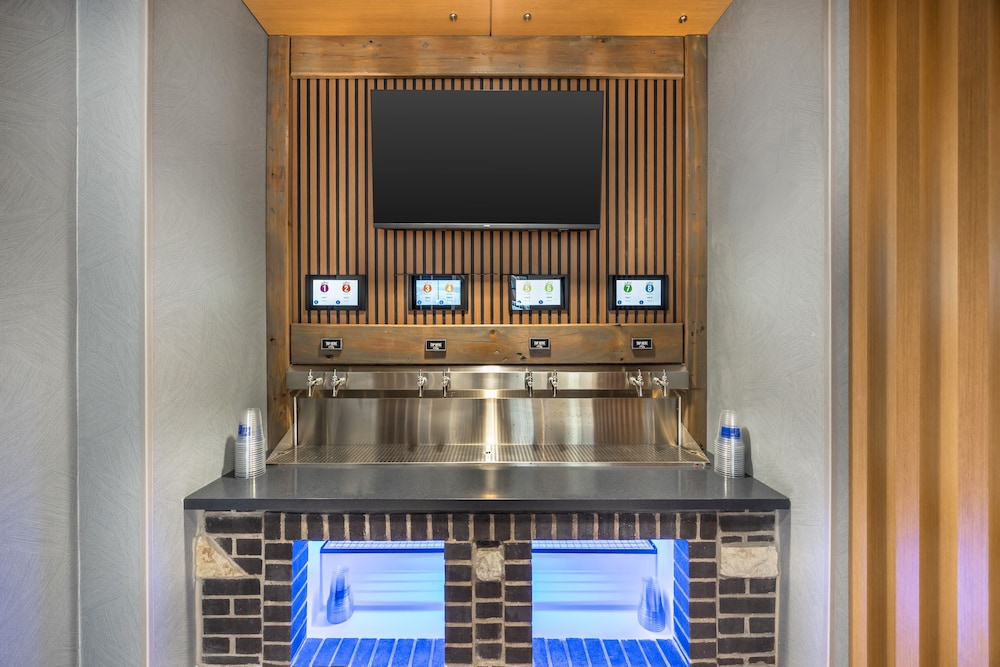 Holiday Inn Express & Suites Nashville West End Univ Area by IHG - photo 45