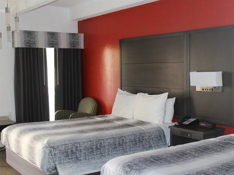 Lamplighter Inn - carbon neutral hotel in Santa Fe