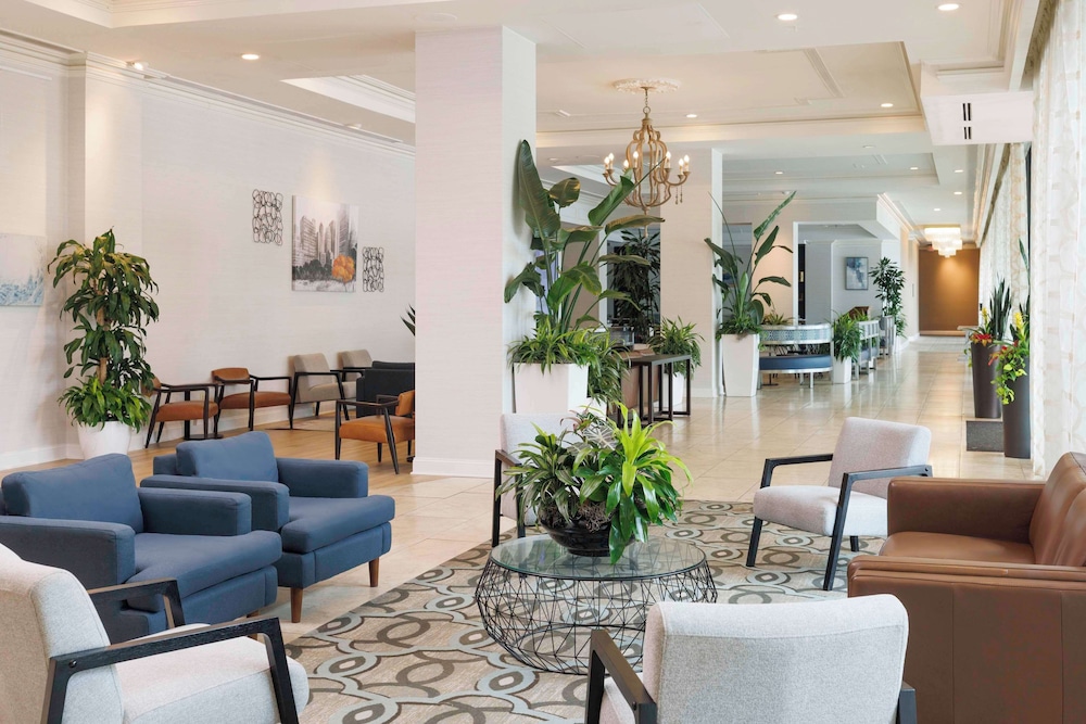 Hilton Greenville - photo 2