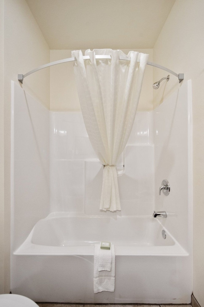 Cobblestone Hotel & Suites Austin - photo 38