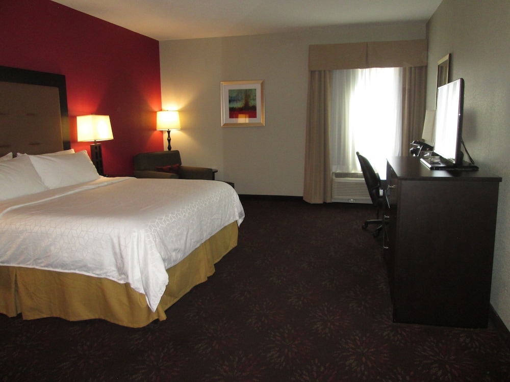 Holiday Inn Express Cloverdale by IHG - photo 31