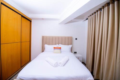 Tranquil 7th floor Apartment near Art Caffe Market