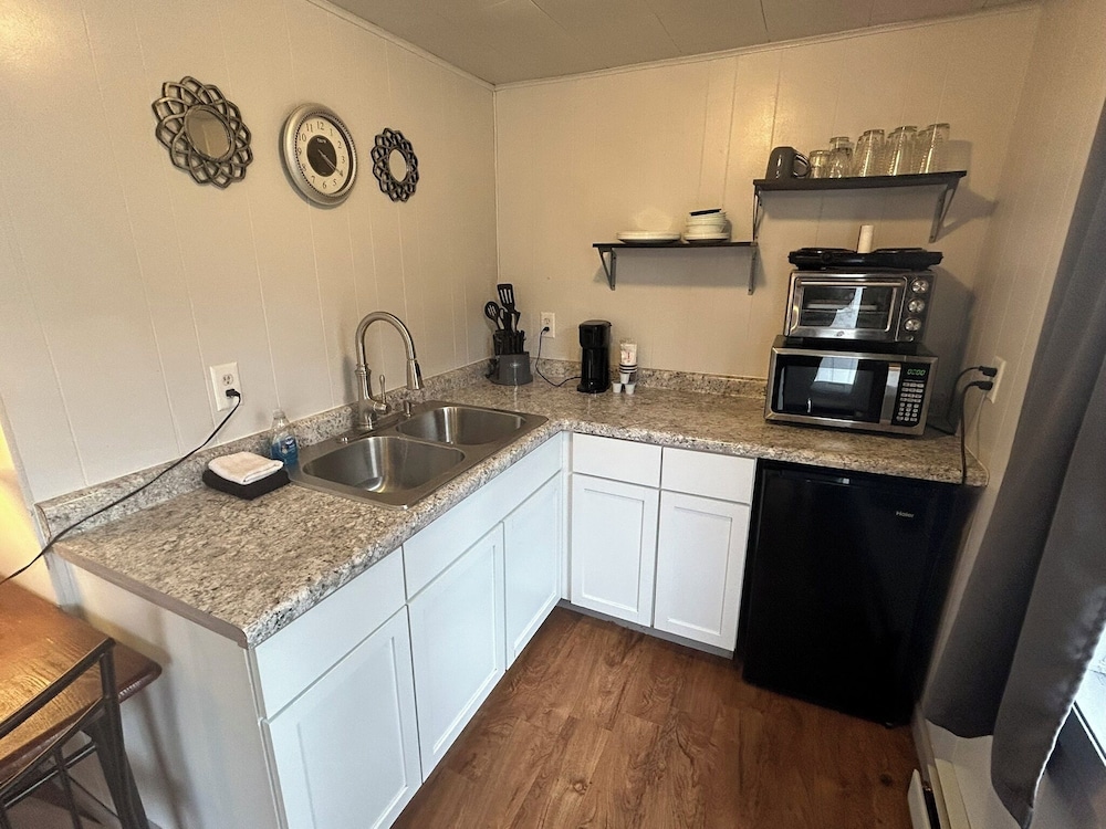 Spirit Lake Resort Motel - photo 12