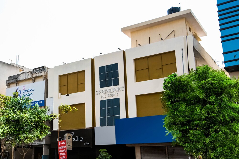 Oyo 37146 G P Residency in Kakinada, India