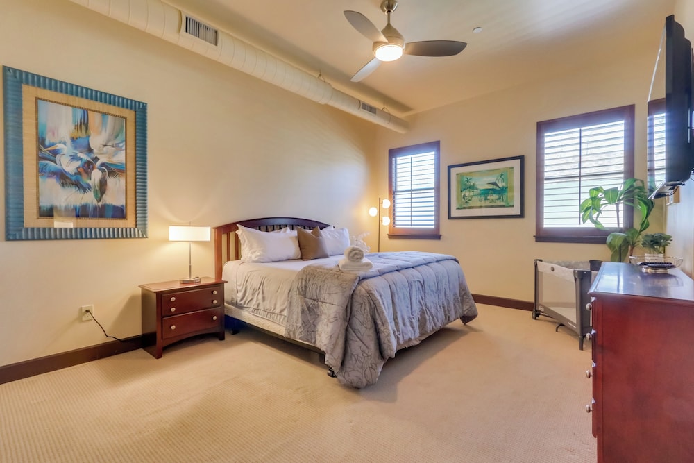 Walk Downtown: Stunning Condo w Attached Garage — 4-Star Luxury Hotel in Coeur D'alene, United States