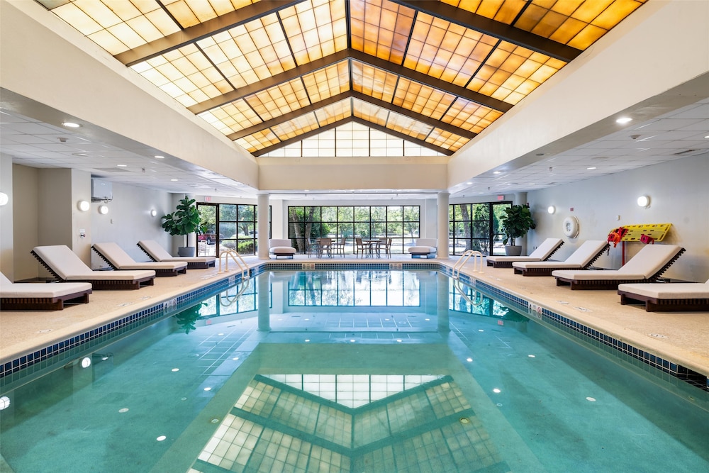 DoubleTree by Hilton Fairfield Hotel & Suites - photo 40