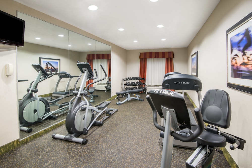 Holiday Inn Express Cleveland Airport Brookpark by IHG - photo 35