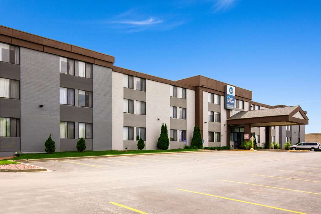 Best Western Waukesha Grand - photo 34