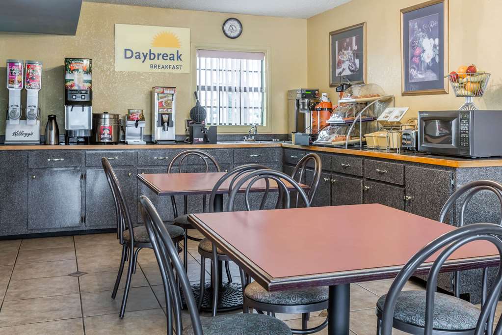 Days Inn by Wyndham Clayton - photo 40