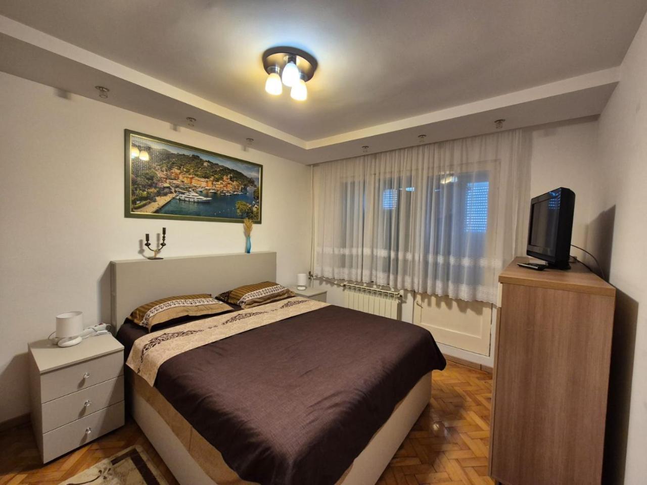 Mika's Apartment comfort and style in Oradea — 4-Star Luxury Hotel in Oradea, Romania