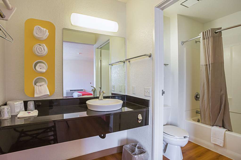 Motel 6 Yuma AZ East - photo 17