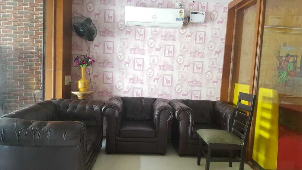 Ecr Royal Elite - last minute hotel in Chennai