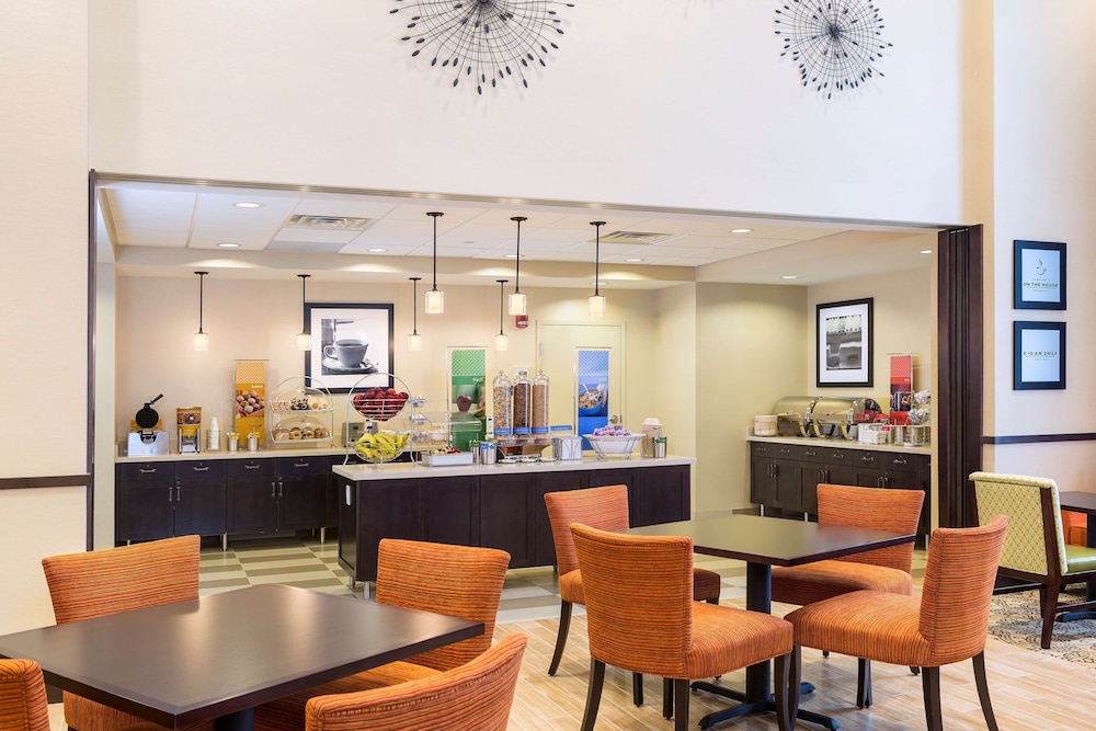 Hampton Inn & Suites Philadelphia Montgomeryville - photo 19