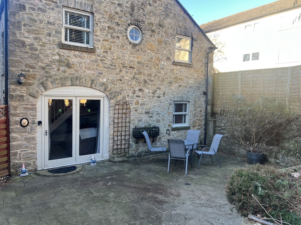 Honeysuckle Cottage — 4-Star Luxury Hotel in Richmond, United Kingdom