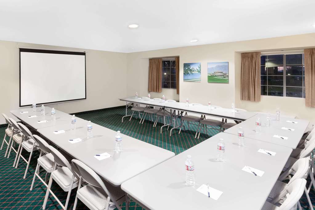 Microtel Inn & Suites by Wyndham Wellton - photo 15