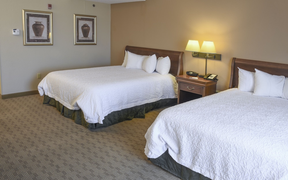 Hampton Inn & Suites Youngstown Canfield - photo 19