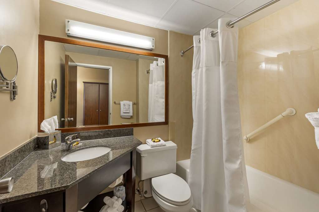 Best Western Plus The Charles Hotel - photo 23