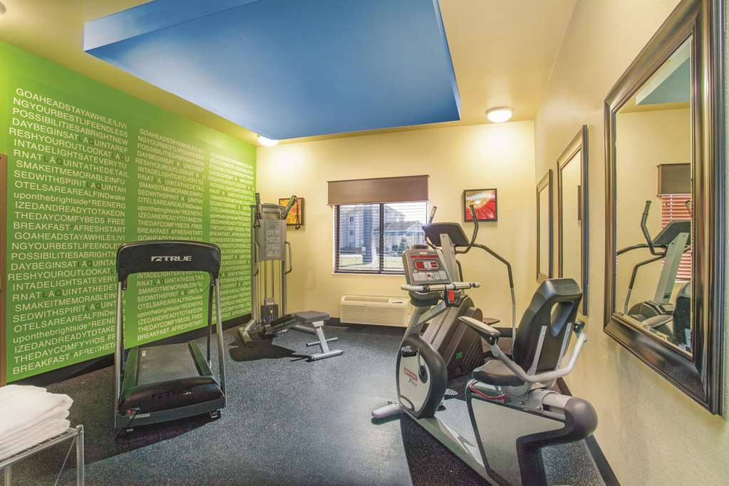 La Quinta Inn & Suites by Wyndham Elizabethtown - photo 6