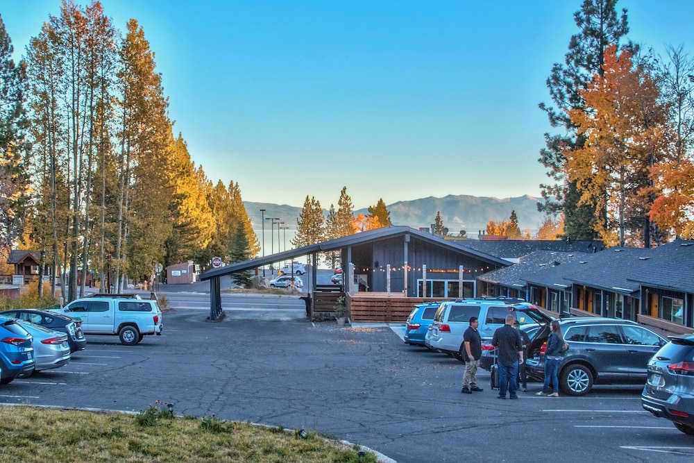 Basecamp Tahoe City - photo 22