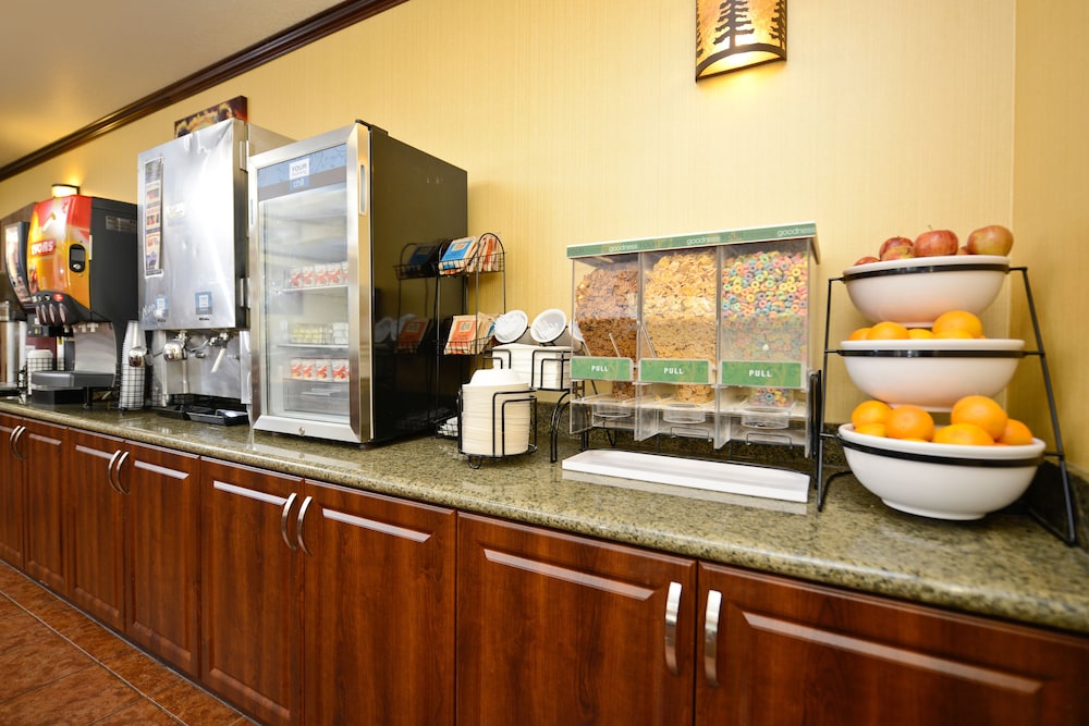 Yellowstone Westgate Hotel - photo 28