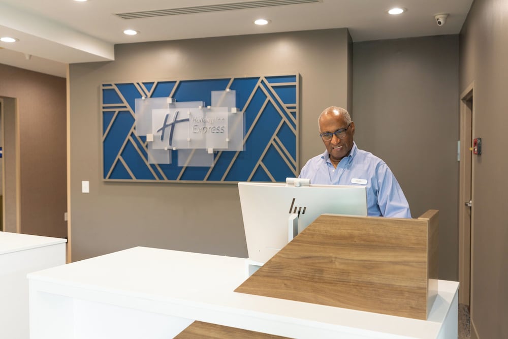 Holiday Inn Express Miami Airport Blue Lagoon Area by IHG - photo 2
