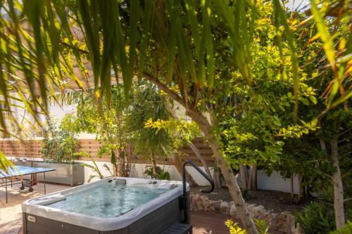 Villa Protaras View 9 Central Protaras Fig Tree Bay Jacuzzi Hot Tub