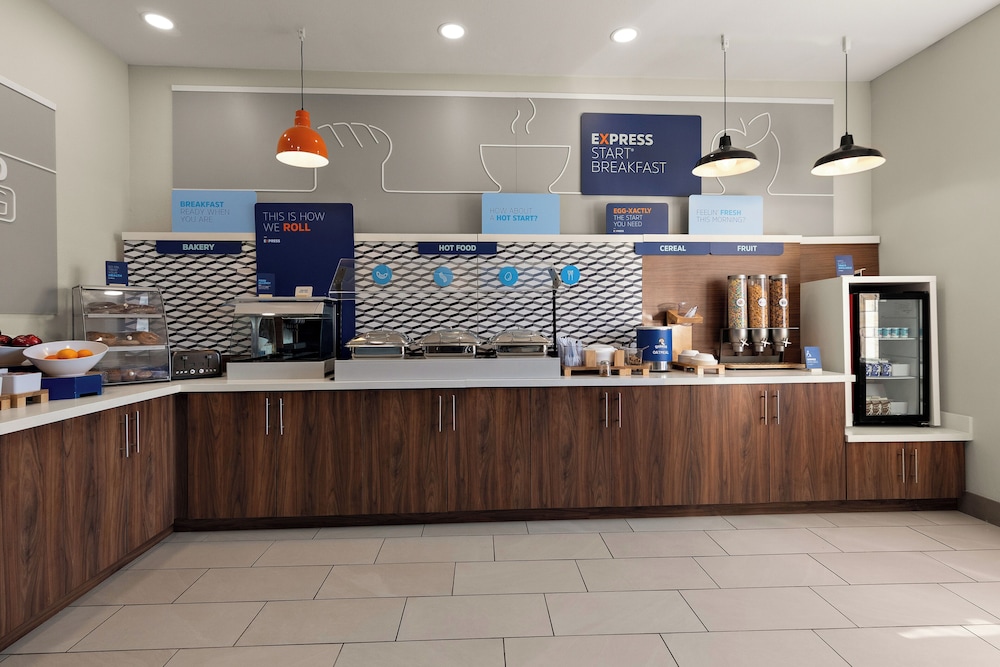 Holiday Inn Express & Suites Oklahoma City NW Quail Springs by IHG - photo 34