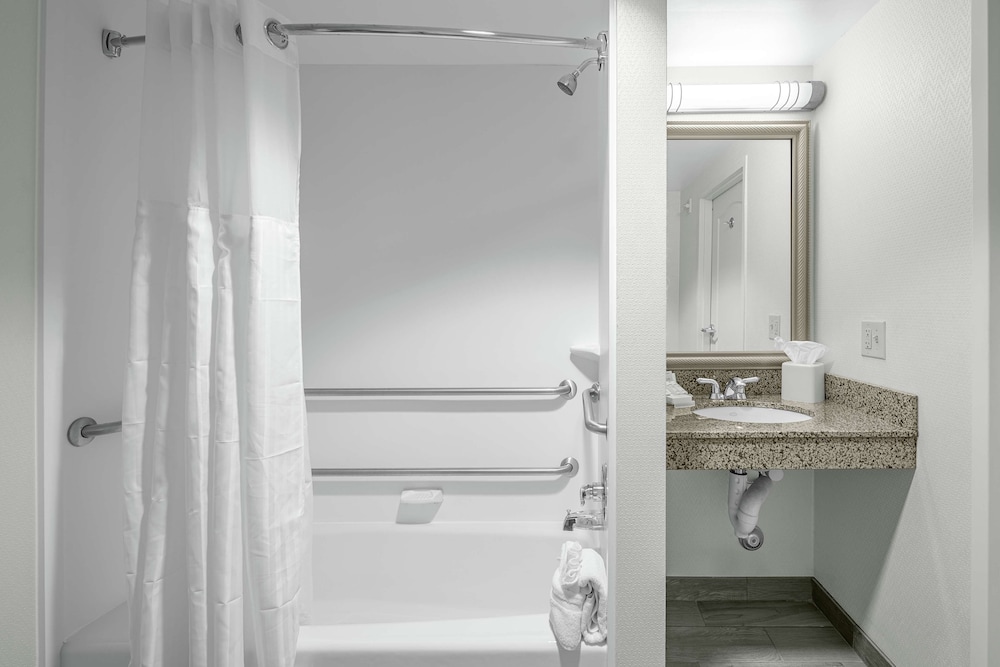 Hilton Garden Inn Wilmington Mayfaire Town Center - photo 32