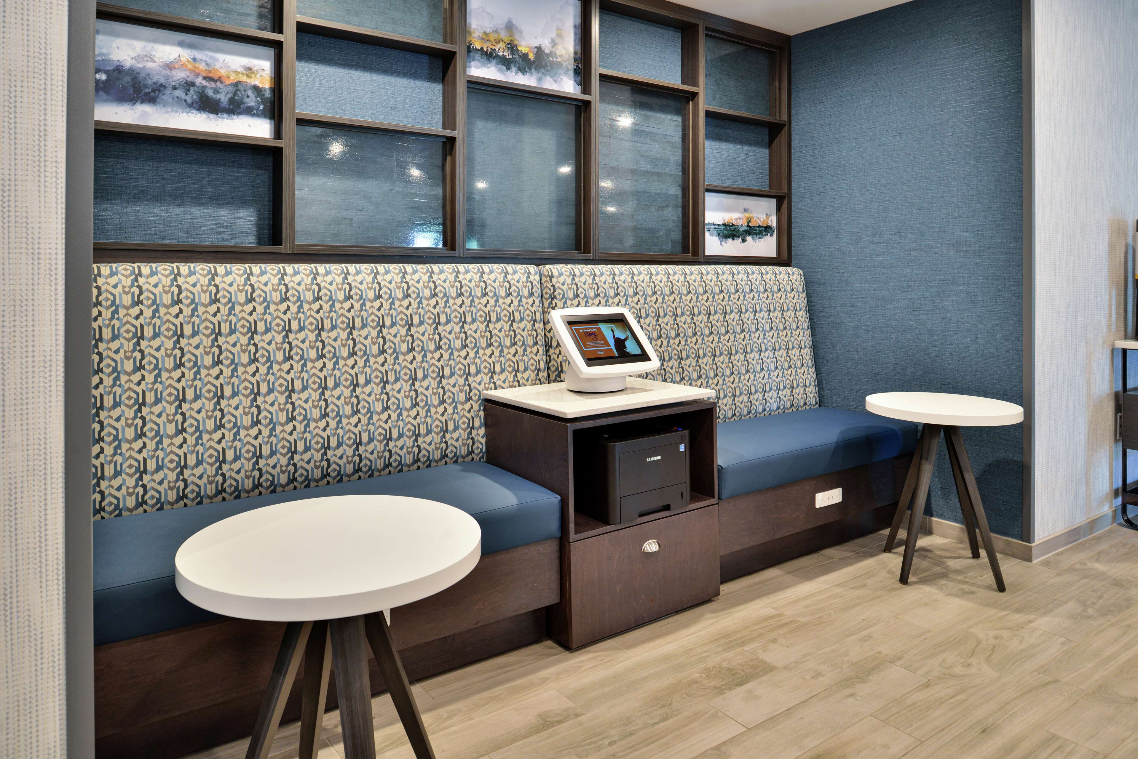 Hampton Inn Cedar Falls Downtown - photo 9