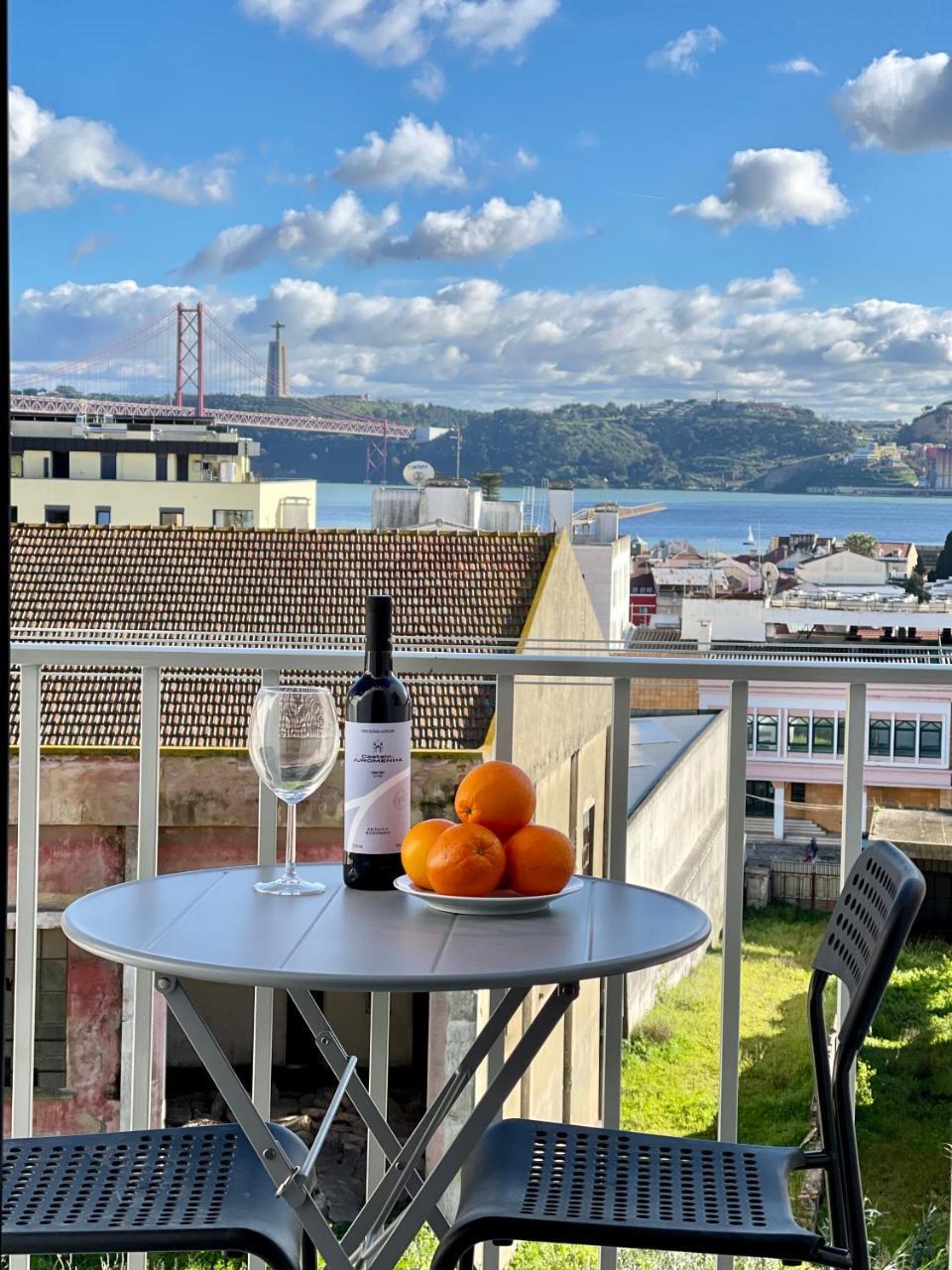 Apartment Ajuda Tagus River View — 4-Star Luxury Hotel in Lisbon, Portugal