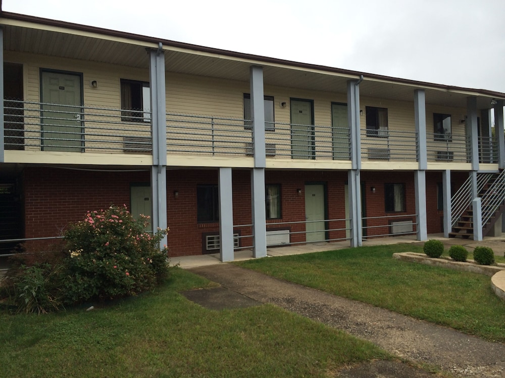 Branford Motel - photo 33