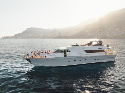 Zaffiro Yacht Festival De La Plaisance Cannes 2024 — Cannes