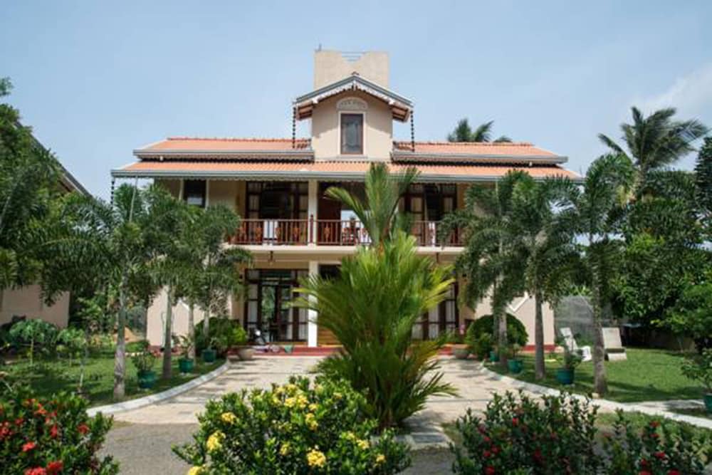 Peacock Villa — 4-Star Luxury Hotel in Mirissa City, Sri Lanka