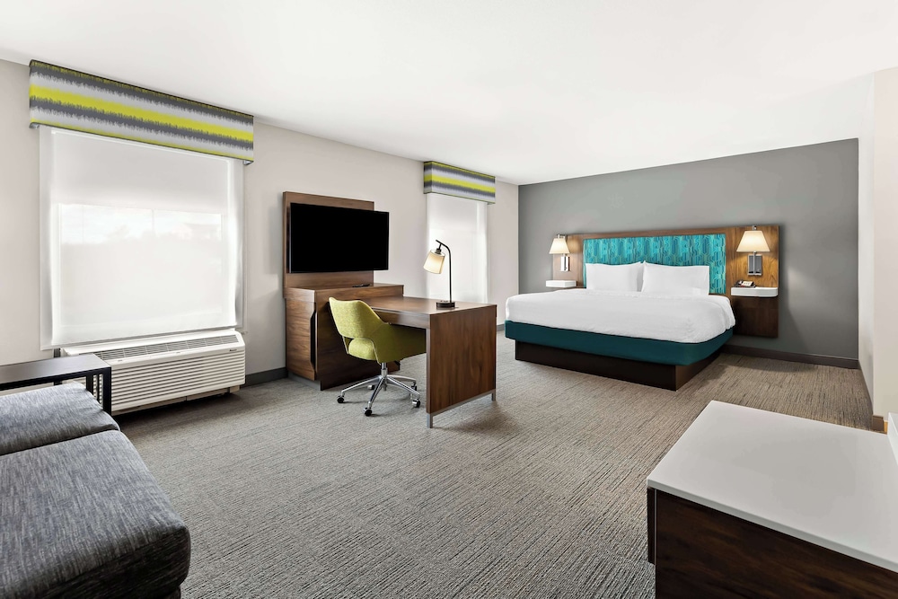 Hampton Inn & Suites Canton - photo 8