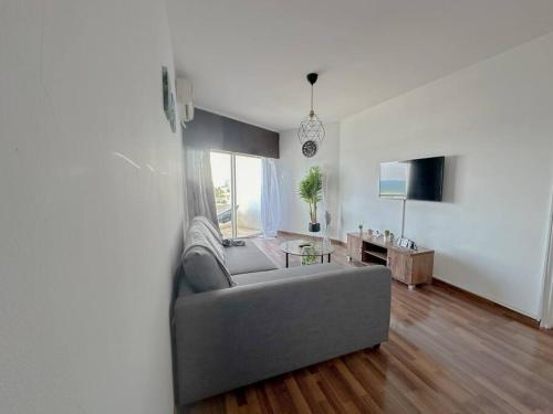 Flirty Flamingo Seaview Apartment