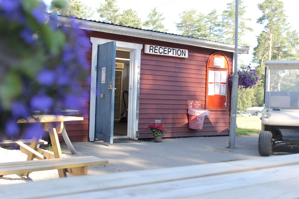 Moheds Camping And Vandrarhem 10072894 — Soederhamn