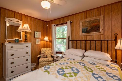 Beaching & Griping by Oak Island Accommodations - photo 18