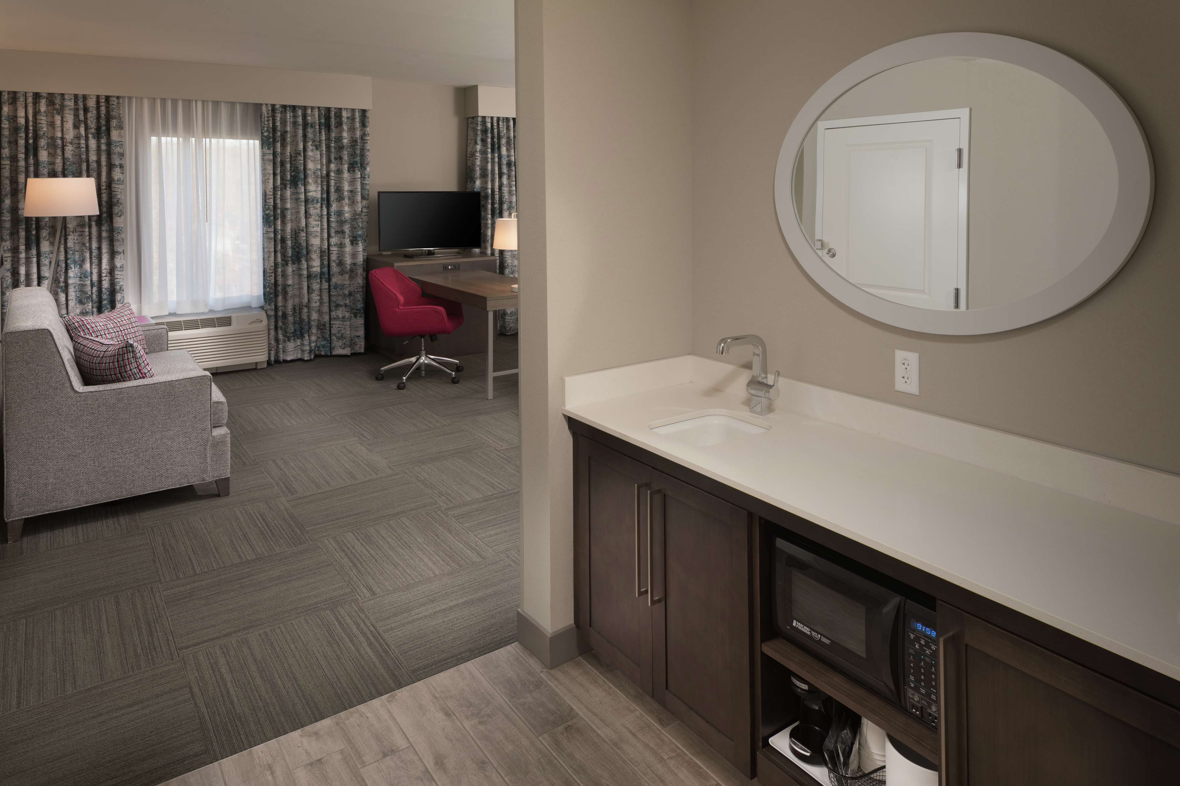 Hampton Inn & Suites Asheville Biltmore Area - photo 26