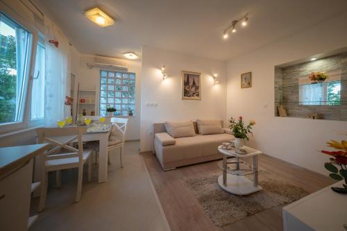 Apartman Karla — 4-Star Luxury Hotel in Solin, Croatia