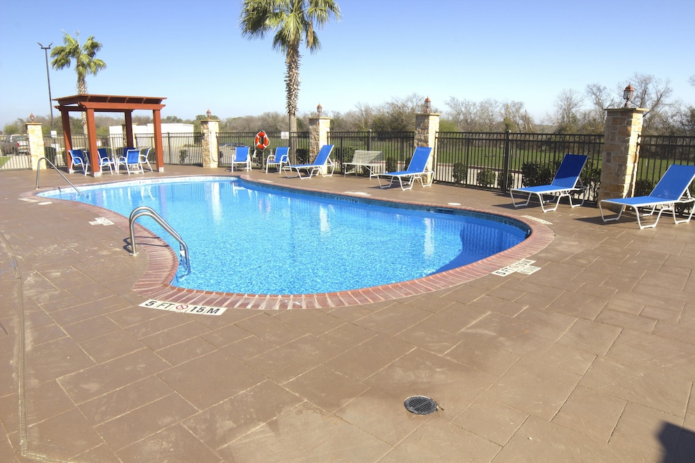Holiday Inn Express Hotel & Suites Seguin by IHG - photo 25