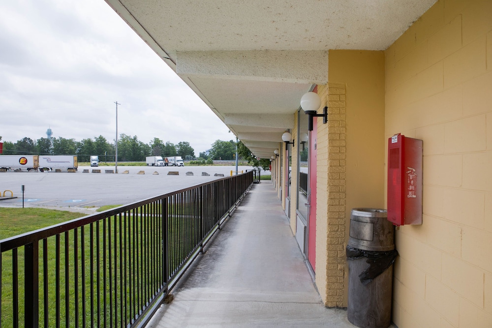 OYO Hotel Doswell Kings Dominion - photo 20