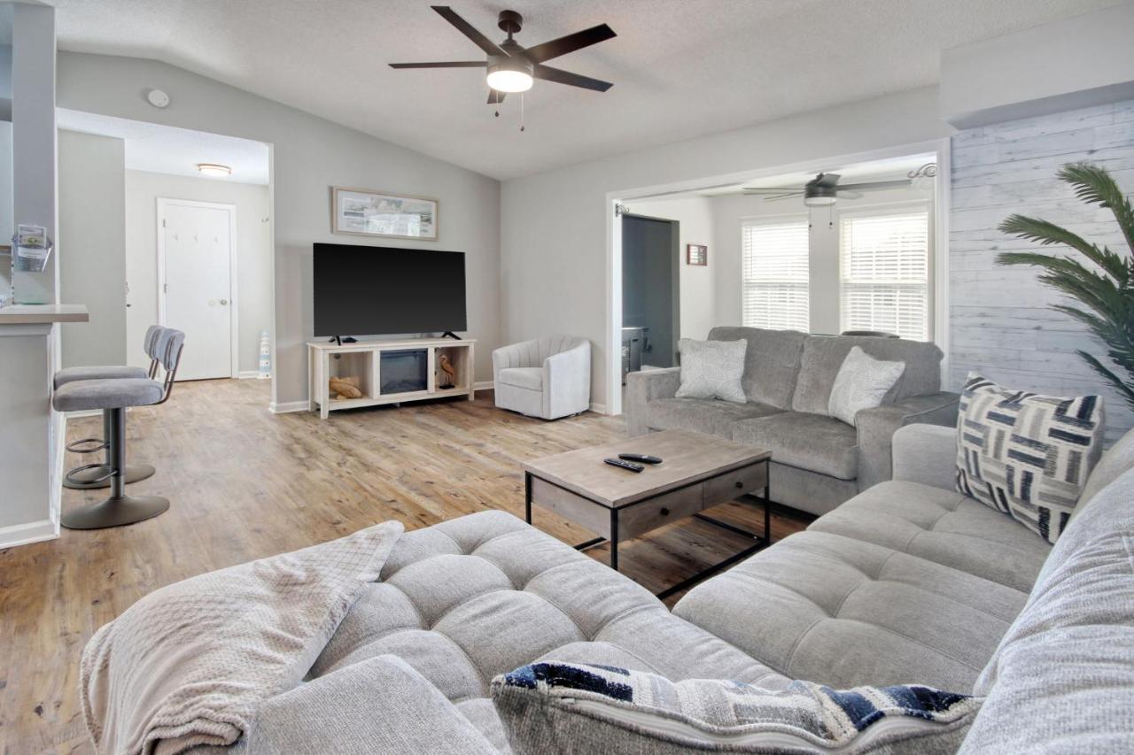 Surfside Beachy Oasis - carbon neutral hotel in Surfside Beach