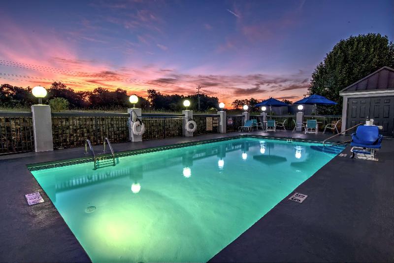 Hampton Inn Tullahoma - photo 48