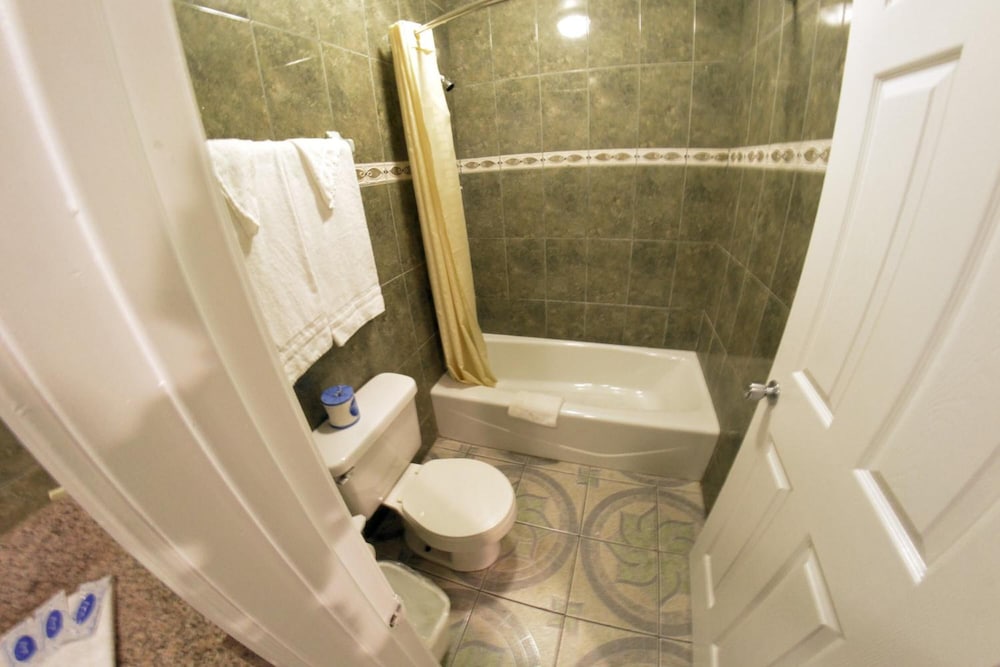 Palace Inn Oxnard - photo 40