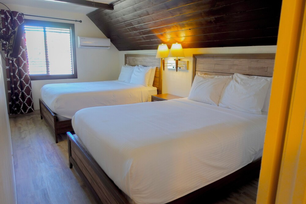 Sleepy Hollow Cabins and Hotel - photo 53