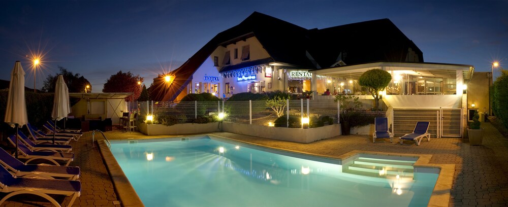 Hotel Les Peyrières in Olemps, France