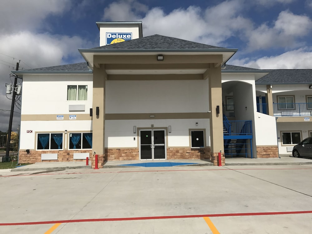 Deluxe Inn & Suites Baytown - photo 39
