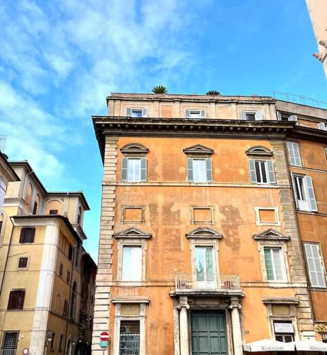 Aphrodite Apartment Piazza Venezia — 4-Star Luxury Hotel in Rome, Italy