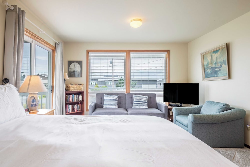 Beach Lookout Retreat by Avantstay Rooftop Views - photo 15